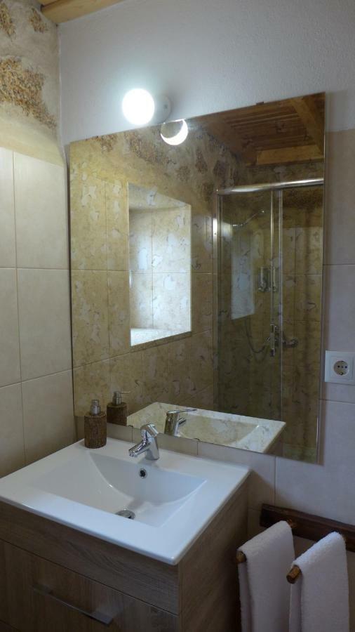 Casas Da - Monsanto - Oliveira E Videira * Relva (Castelo Branco)
