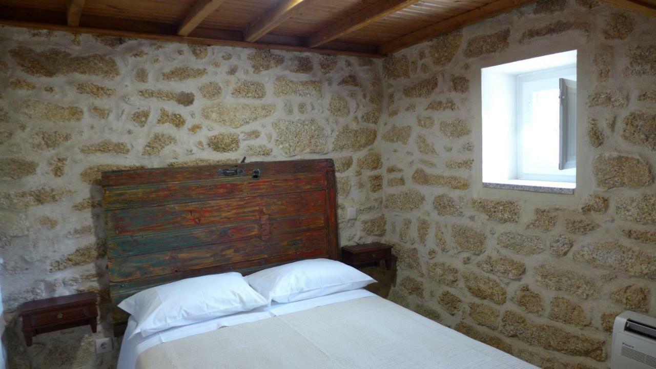 Casas Da - Monsanto - Oliveira E Videira Relva (Castelo Branco)