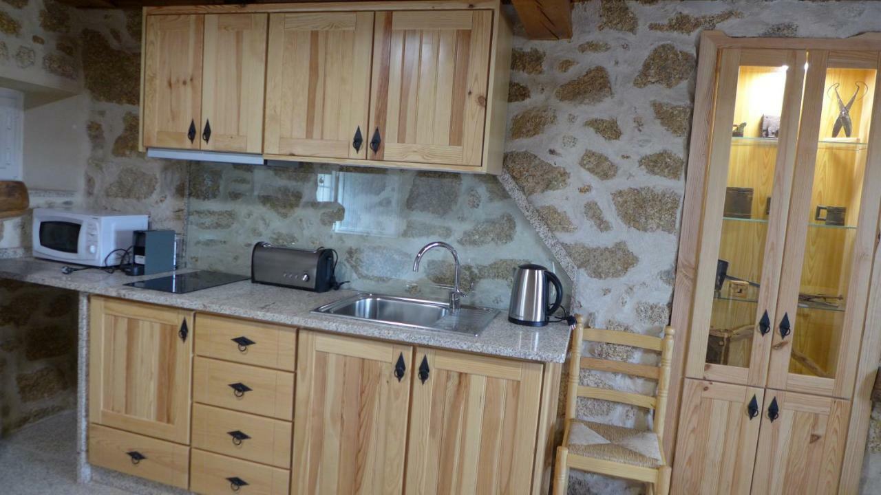 Casas Da - Monsanto - Oliveira E Videira Relva (Castelo Branco)