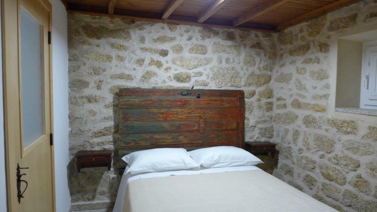 Casas Da - Monsanto - Oliveira E Videira Relva (Castelo Branco)