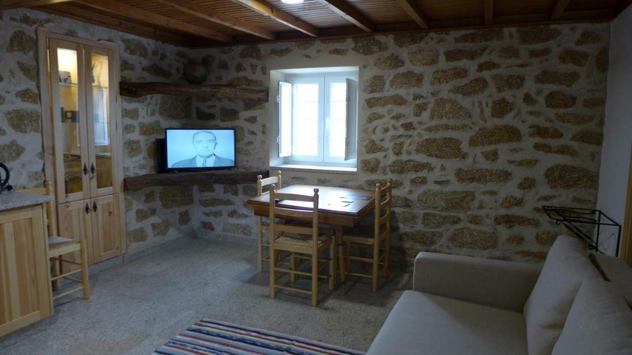 Casas Da - Monsanto - Oliveira E Videira Relva (Castelo Branco)